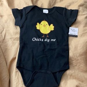 Chicks Dig Me (especially in this onesie)